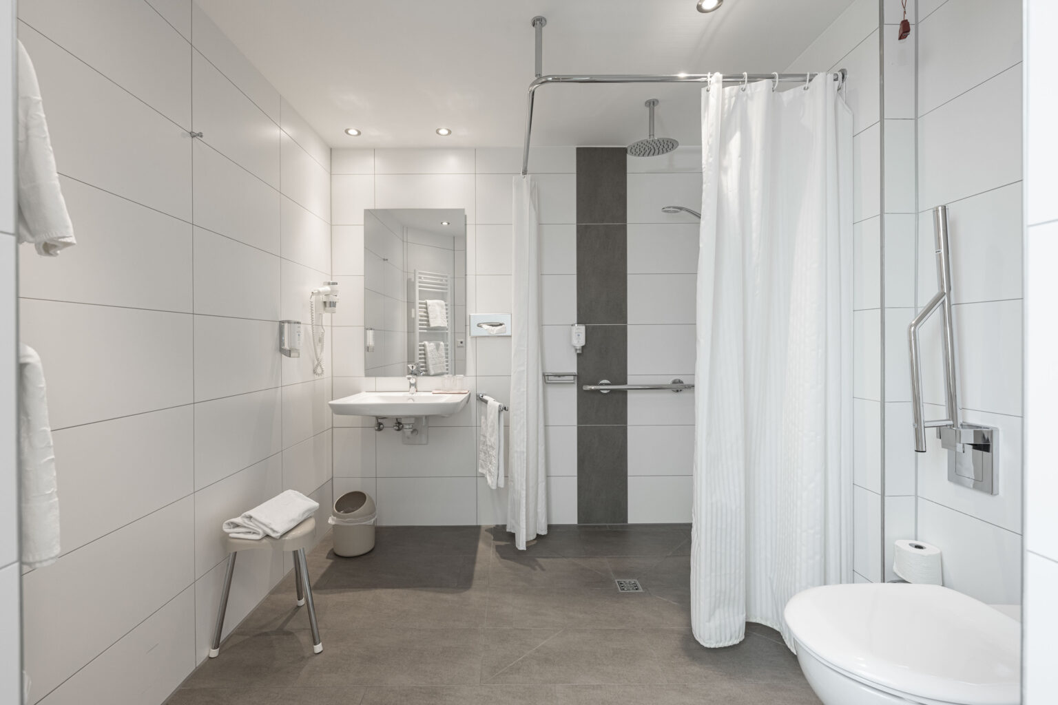 Zimmer mit barrierefreiem Bad im Gästehaus "Kloker am Ringwall"